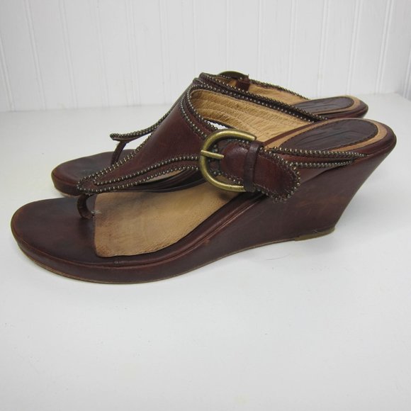 Frye Shoes - Frye Brooke Thong Sandal Size 7